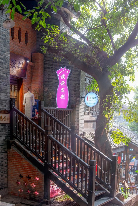 廣告店招設(shè)計：城市街區(qū)更新的點(diǎn)睛之筆02