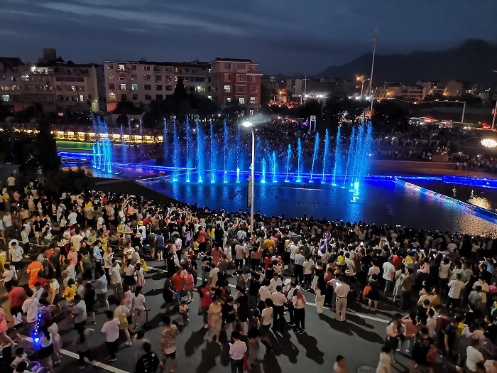 當水景碰上照明，美得一塌糊涂！02